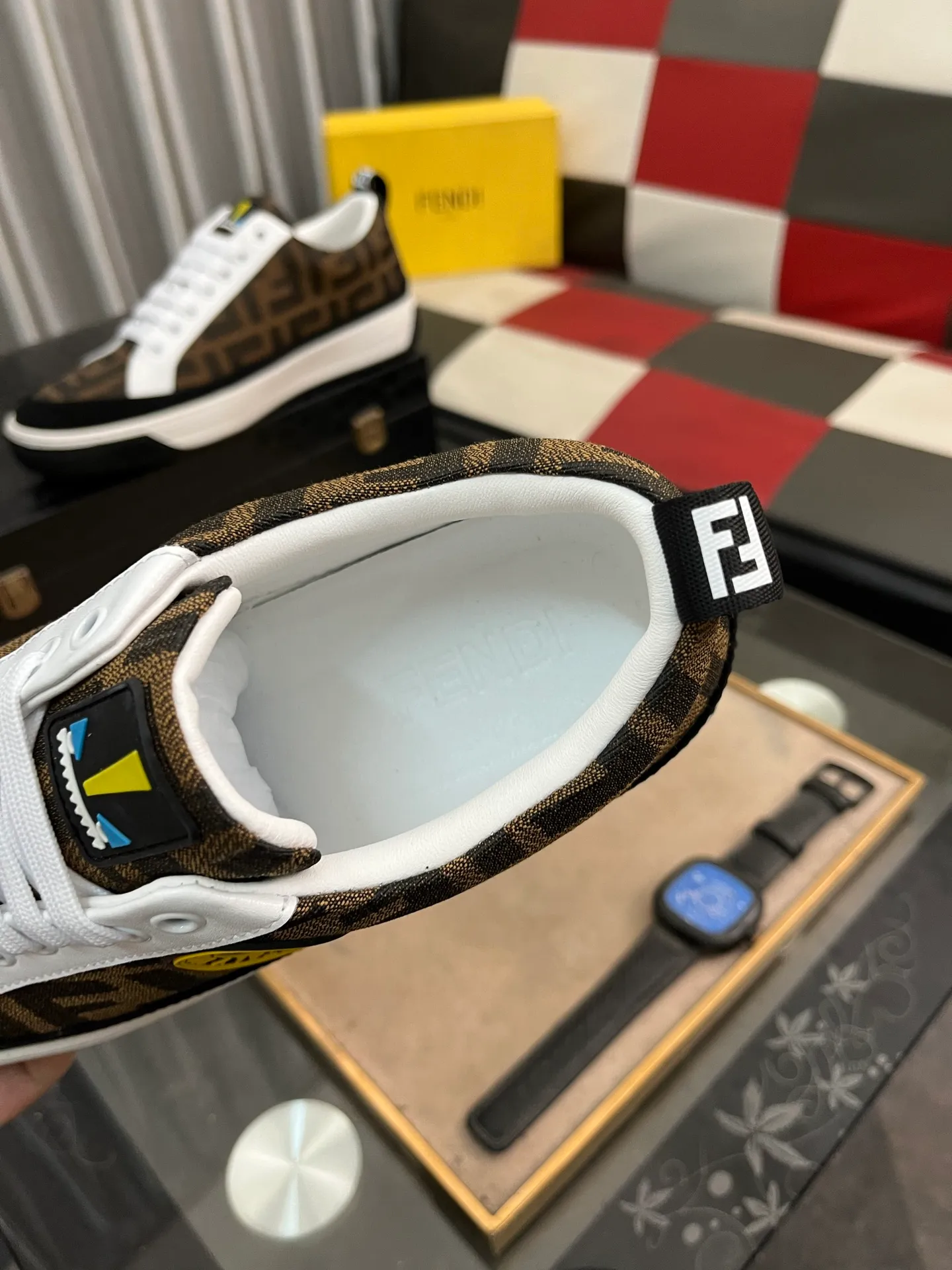 Men's Men's Shoes💰420⌚️⌚️[Fendi] Fendi's latest casual shoes for men! Available at counters simultaneously! Made entirely of imported top-grain calfskin, the interior is made of top-grain water-dyed cowhide, and the original factory-supplied rubber outsole. Leading new fashion concepts. Matching code: 38-442️⃣Colors available